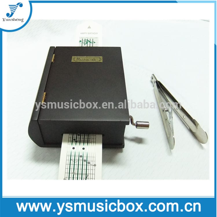 Black Wooden Book Music Box nga adunay DIY 15 Note Yunsheng Paper Strip Hand Crank Music Box