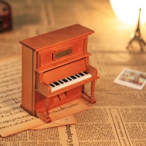Newly Arrival China Mini Hand Crank Customized Wooden Music Box
