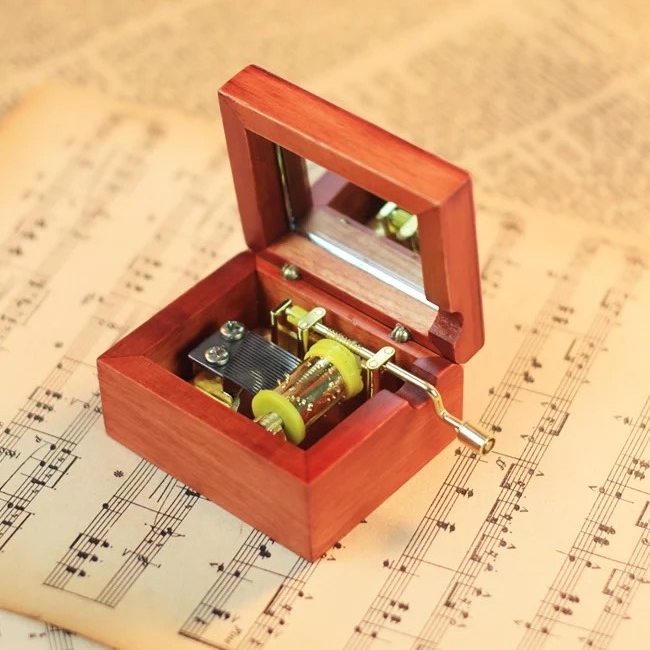 Wooden square Music Box with Mirror hand crank music box music box movements (YH2JE(G)/LP-39) Featured Image