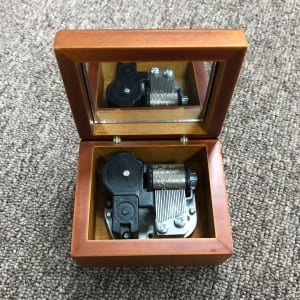 Simple wooden music box-LP40